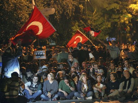 Gezi Parkin protestit: Vuoden 2013 ympäristöaktivistinen liike ja turkkilaisen demokraattisen vastarintamielisyyden osoitus