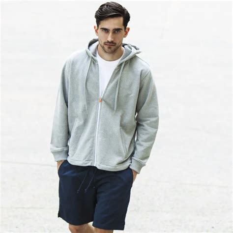 What Temp is Hoodie Weather: Exploring the Comfort Zone of Casual Wear